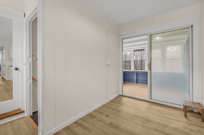 Building Photo - 149 Lakeside Blvd E