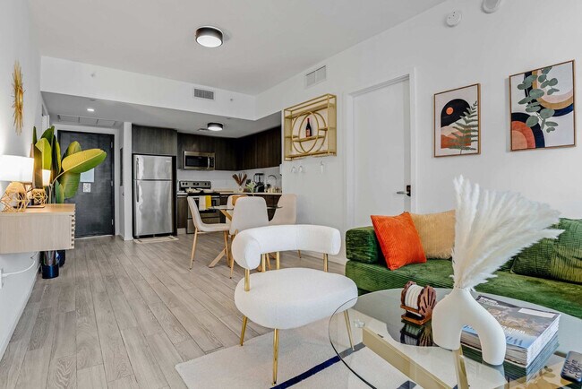 Building Photo - 404 NE 2nd Ave