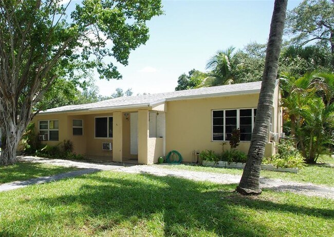 Building Photo - 1038 NW 7th Ave