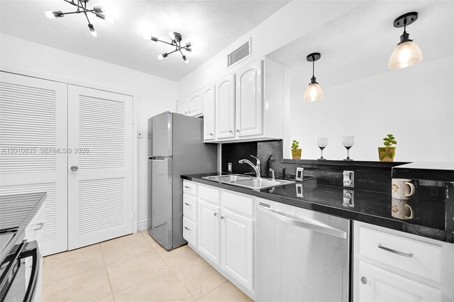 Building Photo - 7483 SW 82nd St