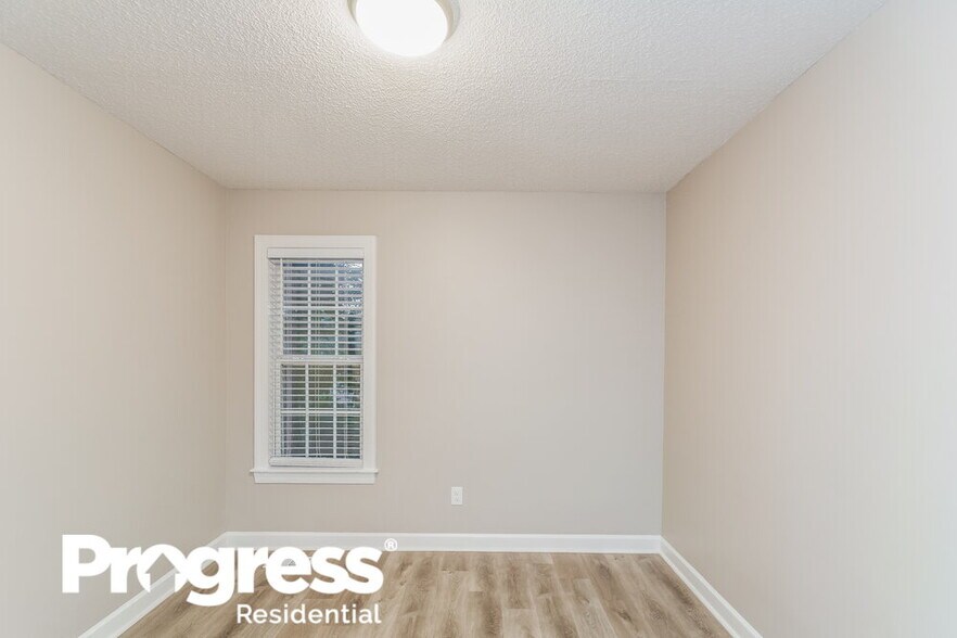 Building Photo - 258 Tillamook Dr