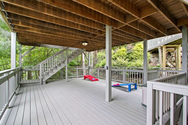 Building Photo - 121 W Blueberry Ln
