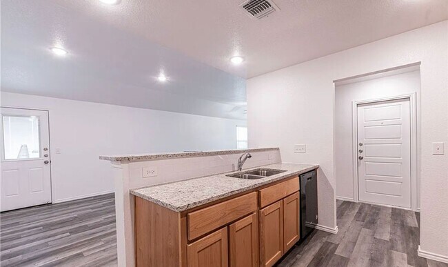Building Photo - Cozy Duplex Home in Temple!