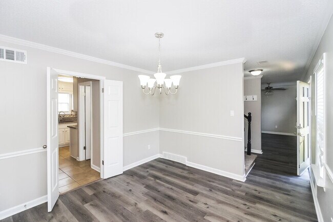 Building Photo - 967 Hawkview Dr