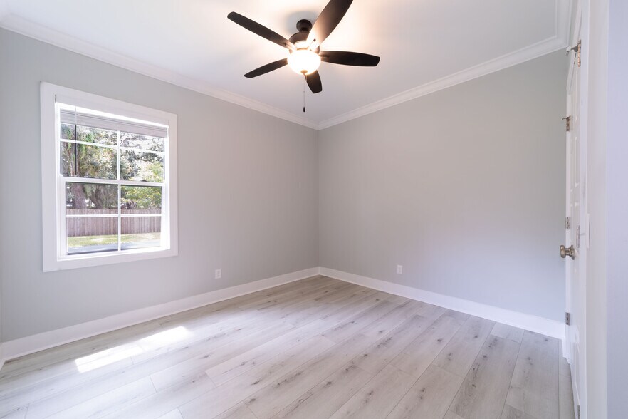 Building Photo - 155 Promenade Pl