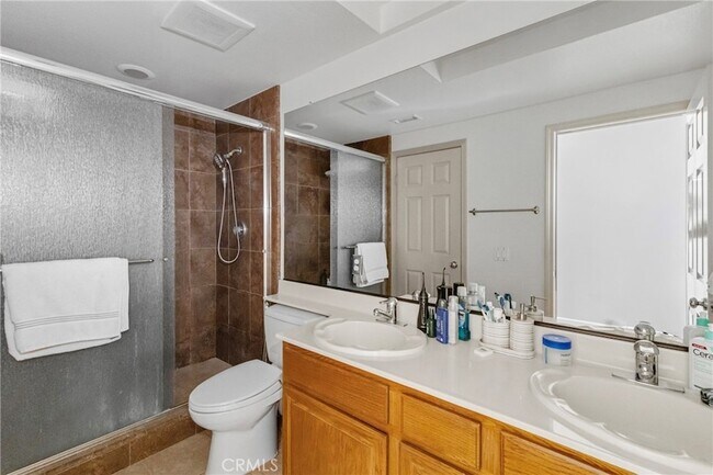 Building Photo - 26120 Alizia Canyon Dr