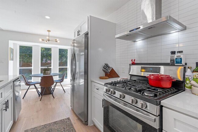 Building Photo - 4902 Carsonhill Dr