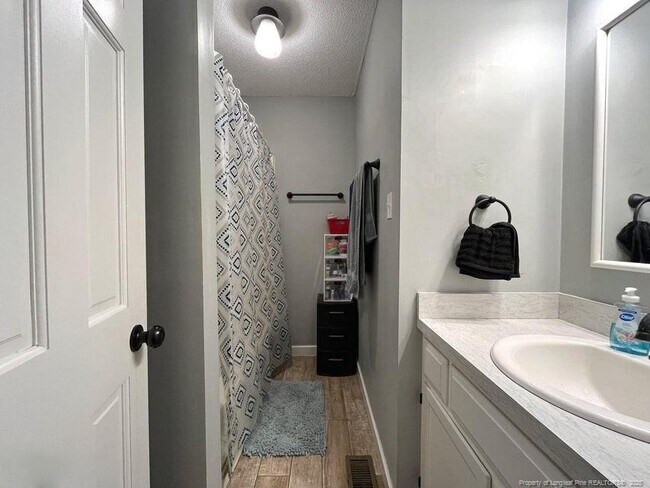 Building Photo - 627 Dowfield Dr