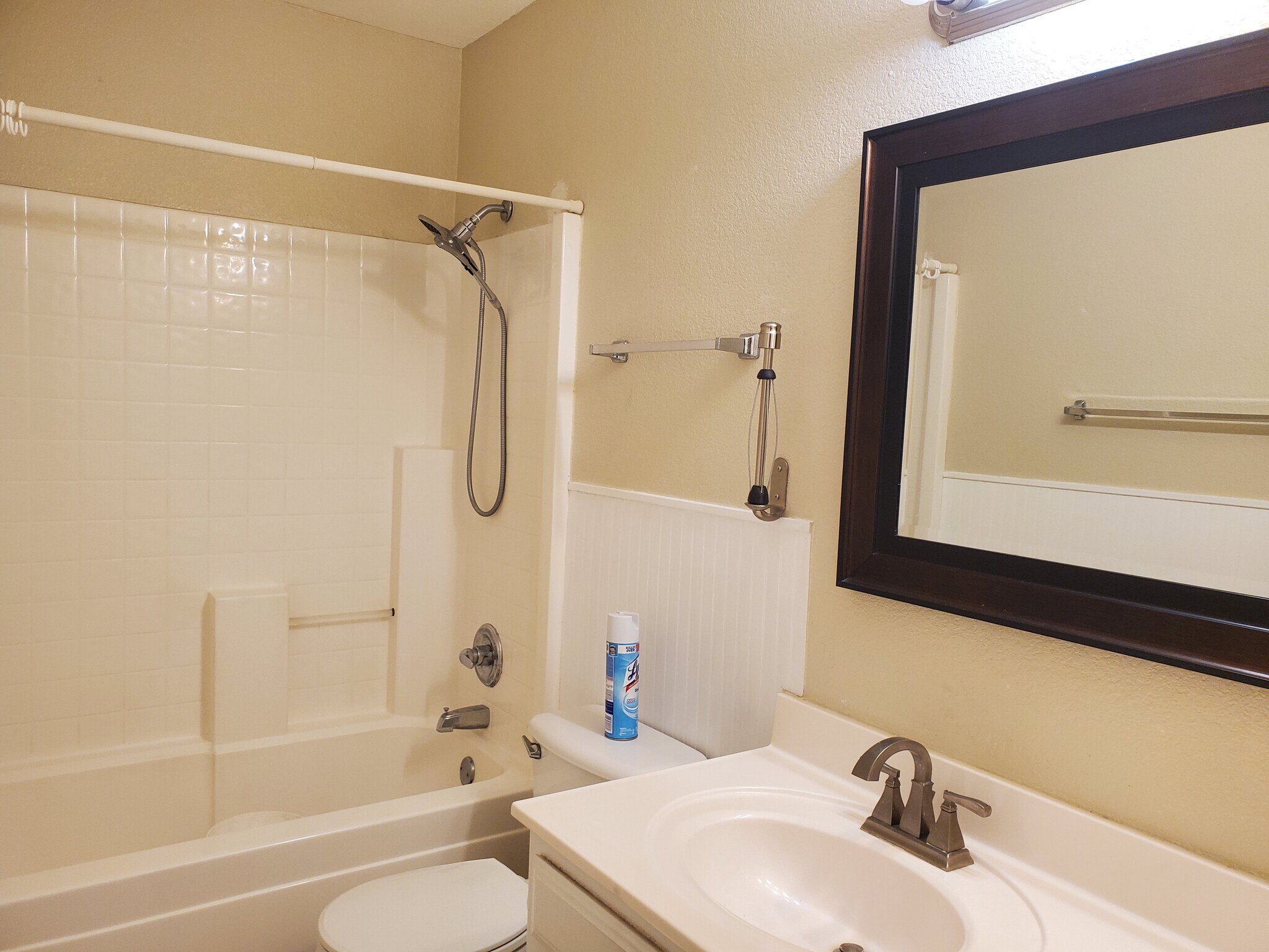 Building Photo - 6812 Coldwater Canyon Rd