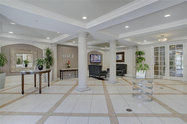 Building Photo - 533 NE 3rd Ave