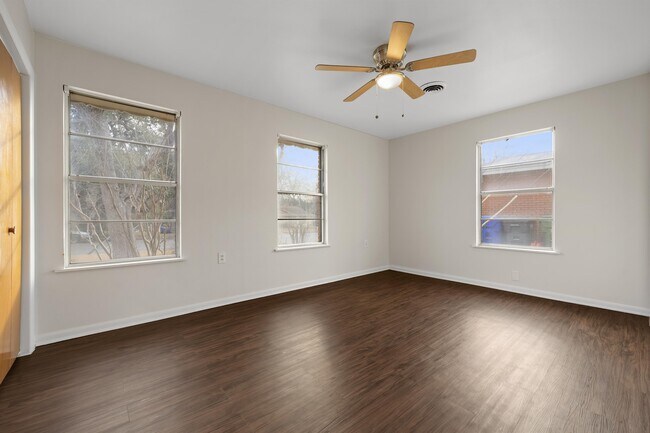 Building Photo - 3216 N 15th St