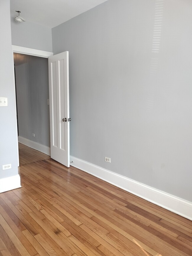 Building Photo - 7408 S Eberhart Ave