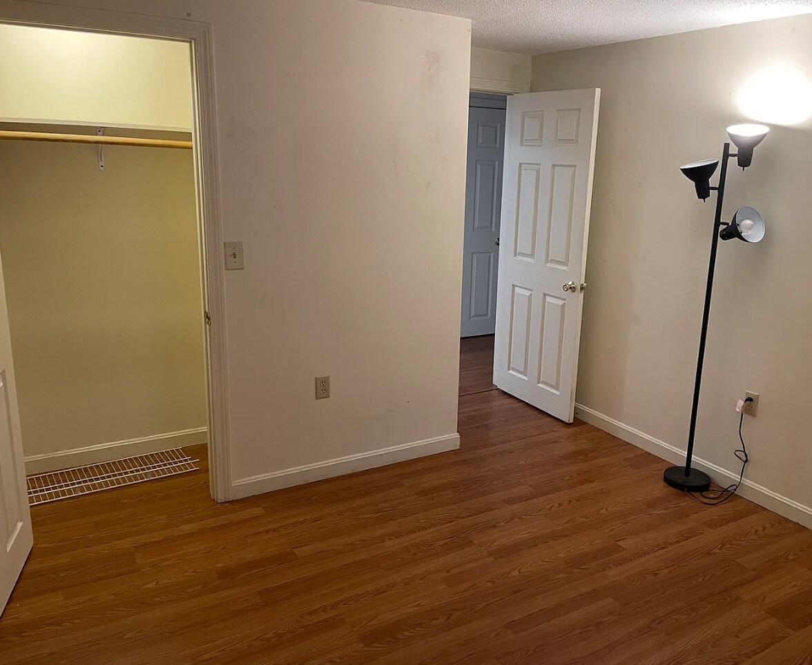 Building Photo - 826 State St