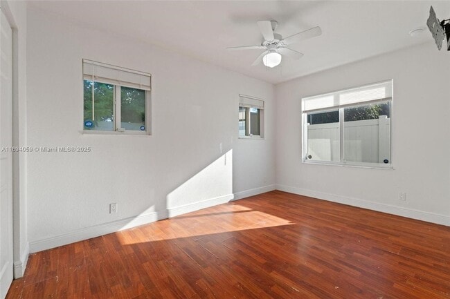 Building Photo - 6035 SW 40th Ct