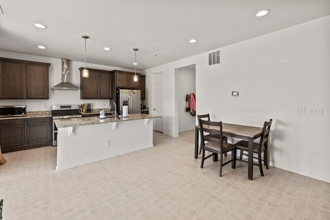Building Photo - 3315 Bella Luna Dr