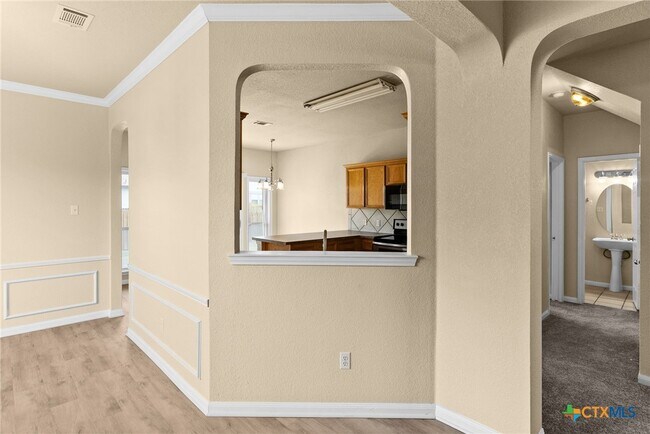 Building Photo - 118 Lone Shadow Dr