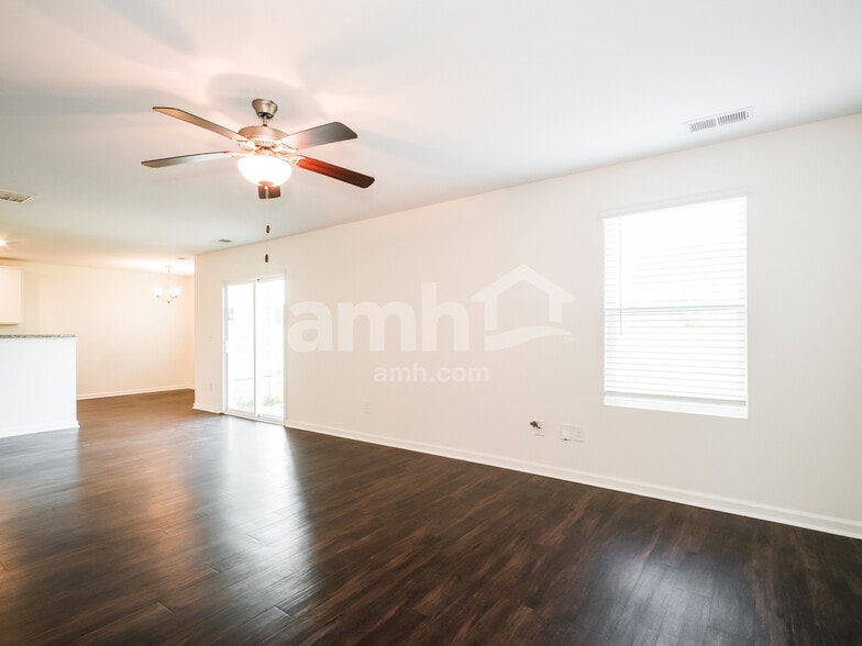 Building Photo - 7128 Cameron Trace Dr