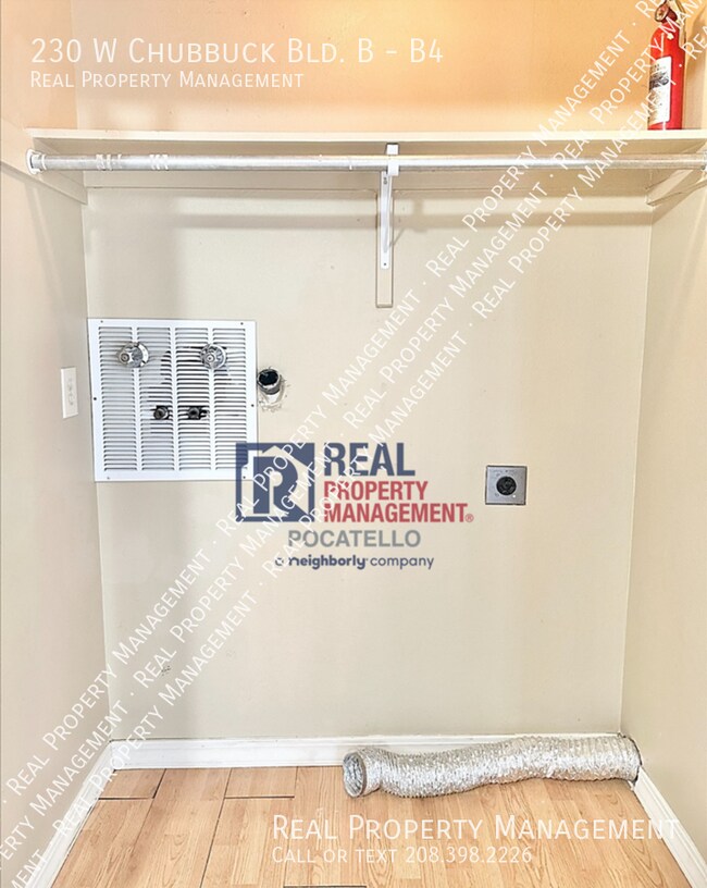 Building Photo - 230 W Chubbuck Rd