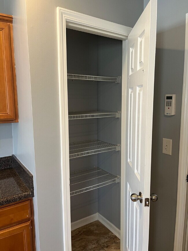 Building Photo - 2011 Orlimar Ct