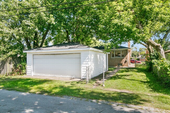 Building Photo - 14214 Minerva Ave