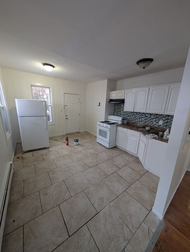 Building Photo - 764 S 17th St