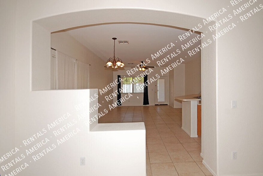 Building Photo - 4212 N 125th Ave