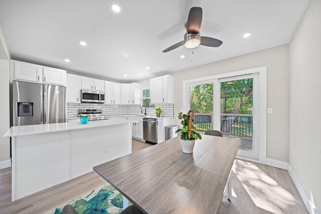 Building Photo - 299 Lombard Rd