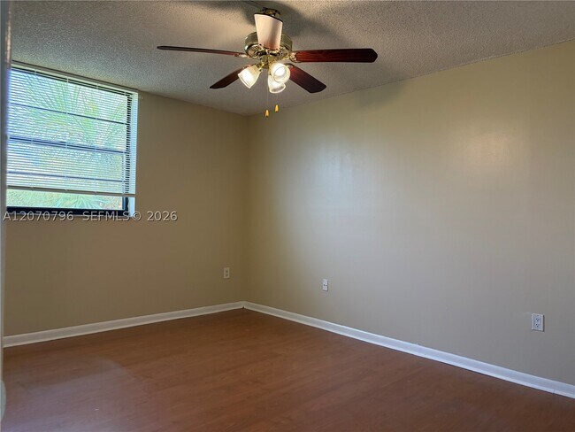Building Photo - 10865 SW 112th St