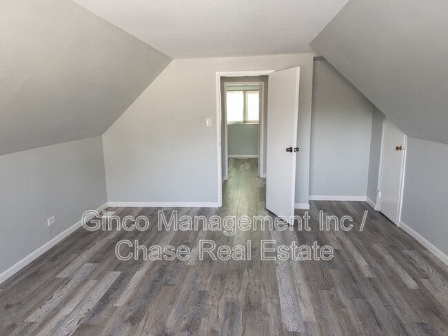 Building Photo - 104 Walnut St