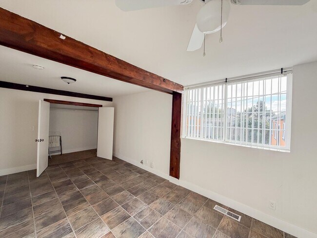 Building Photo - 4 bed 3 bath Single-family Home in Glenview/Lower Diamond area of Oakland