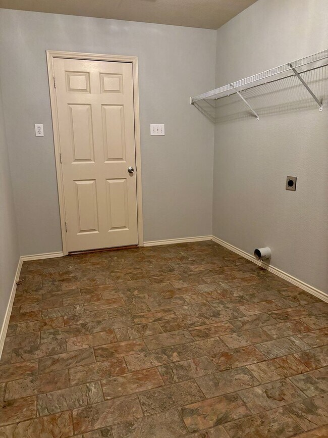 Building Photo - The Perfect Blend of Space & Location – 3 Beds Near Alliance