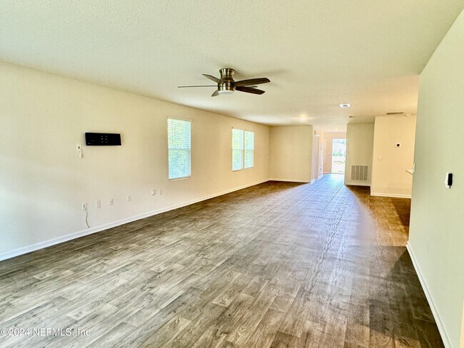 Building Photo - 2172 Carolina Ct