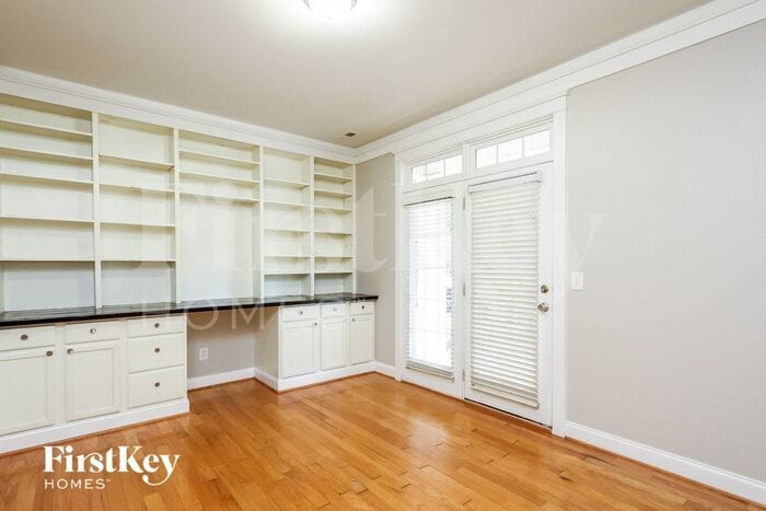 Building Photo - 532 Catawba Ave