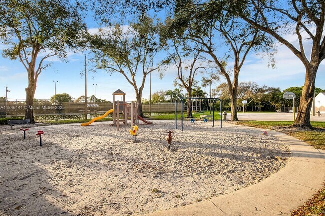 Building Photo - 182 Charter Way
