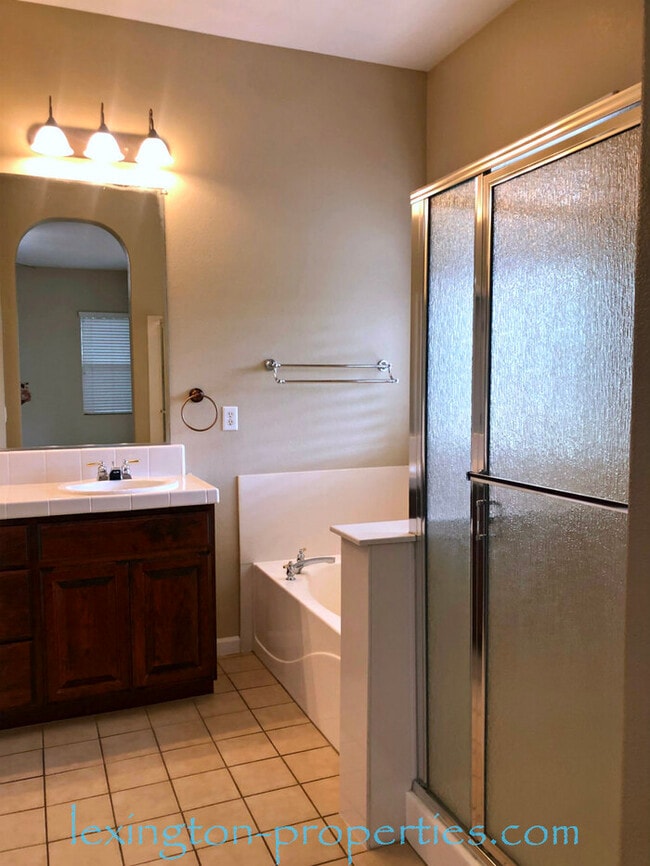 Building Photo - Stunning, 3 Bed, 2 Bath, +Office, Home near Gayaldo Park in Rocklin!