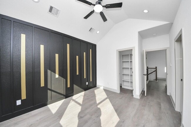 Building Photo - 7973 Joy St