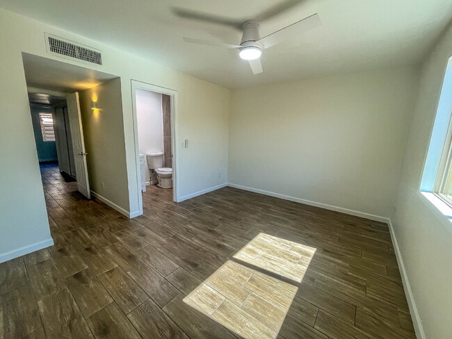 Building Photo - 5078 S Warren Ave