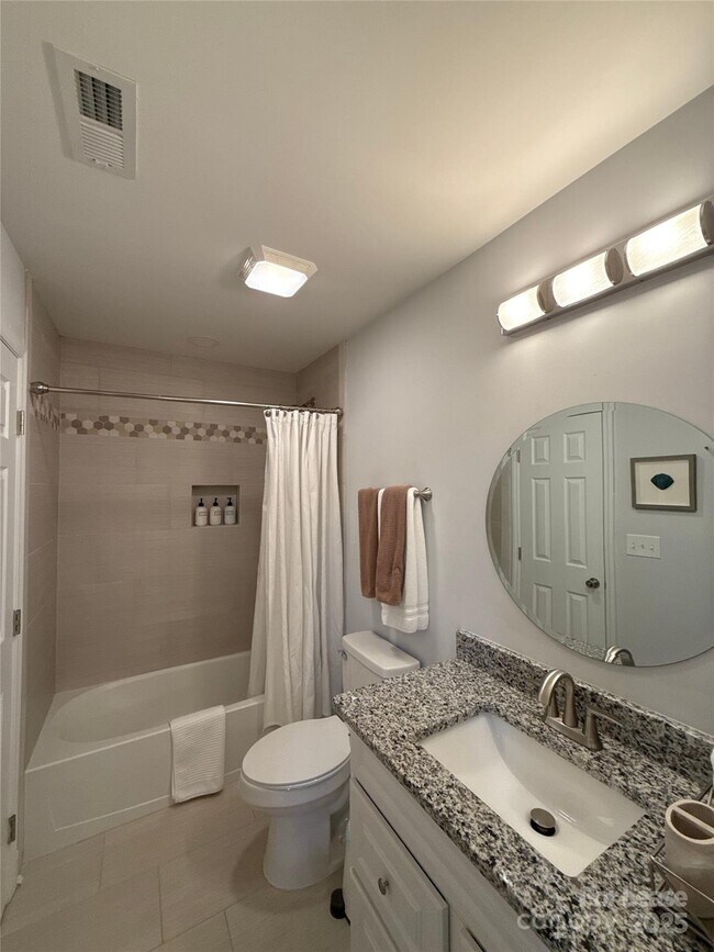 Building Photo - 5120 Lakeview Rd