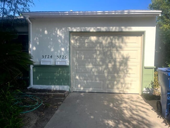 Building Photo - 5724-5726 Lemona Ave