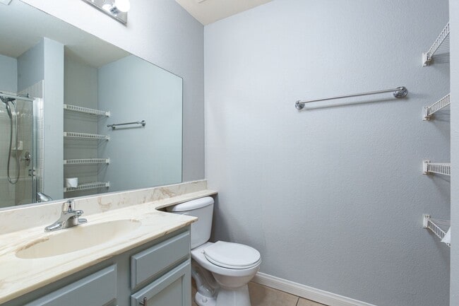 Building Photo - Second story unit overlooking pool in luxury Canyon Gate guard gated community