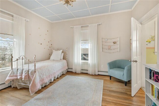 Building Photo - 287 Gibbs Ave