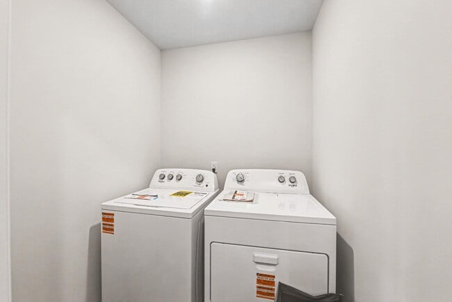 Building Photo - 8859 Shovelnose Ct