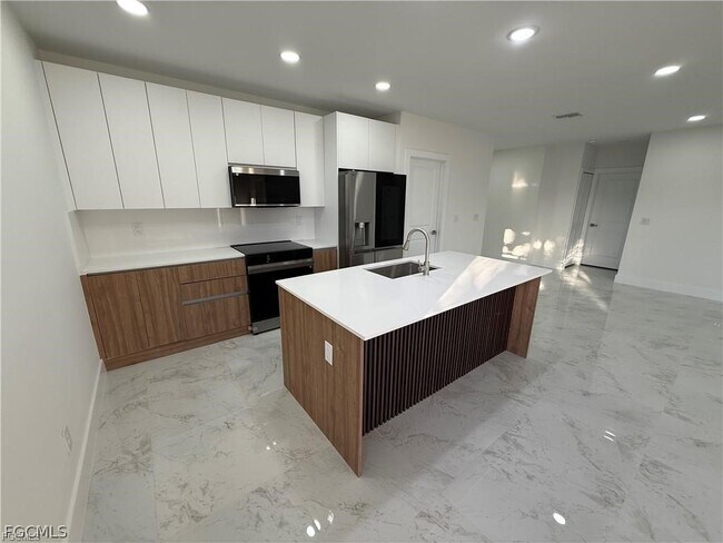 Building Photo - 4342 NW 34th Pl