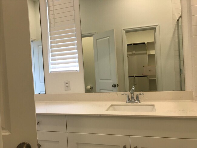 Building Photo - 28813 Bobcat Run Dr