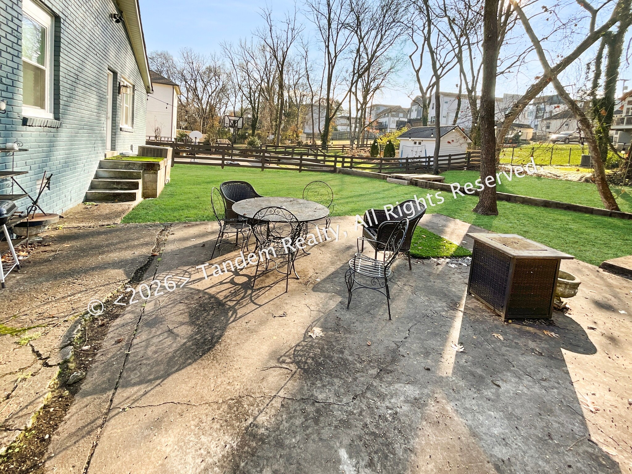 Building Photo - 2807 Vaulx Ln