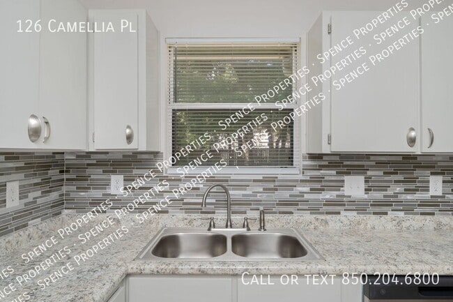 Building Photo - 126 Camellia Pl