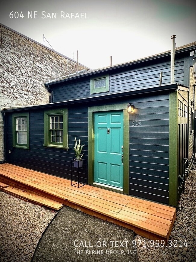 Building Photo - 604 NE San Rafael St