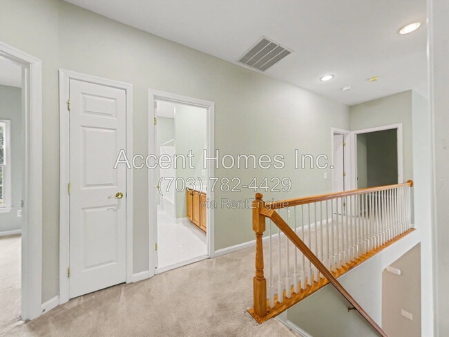 Building Photo - 6034 Sumner Rd