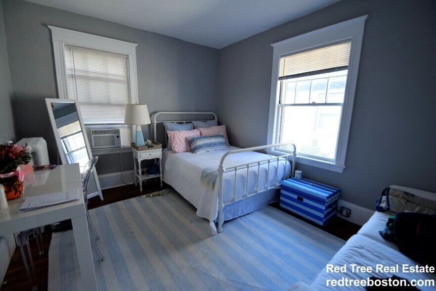 Building Photo - 235 Chestnut Hill Ave