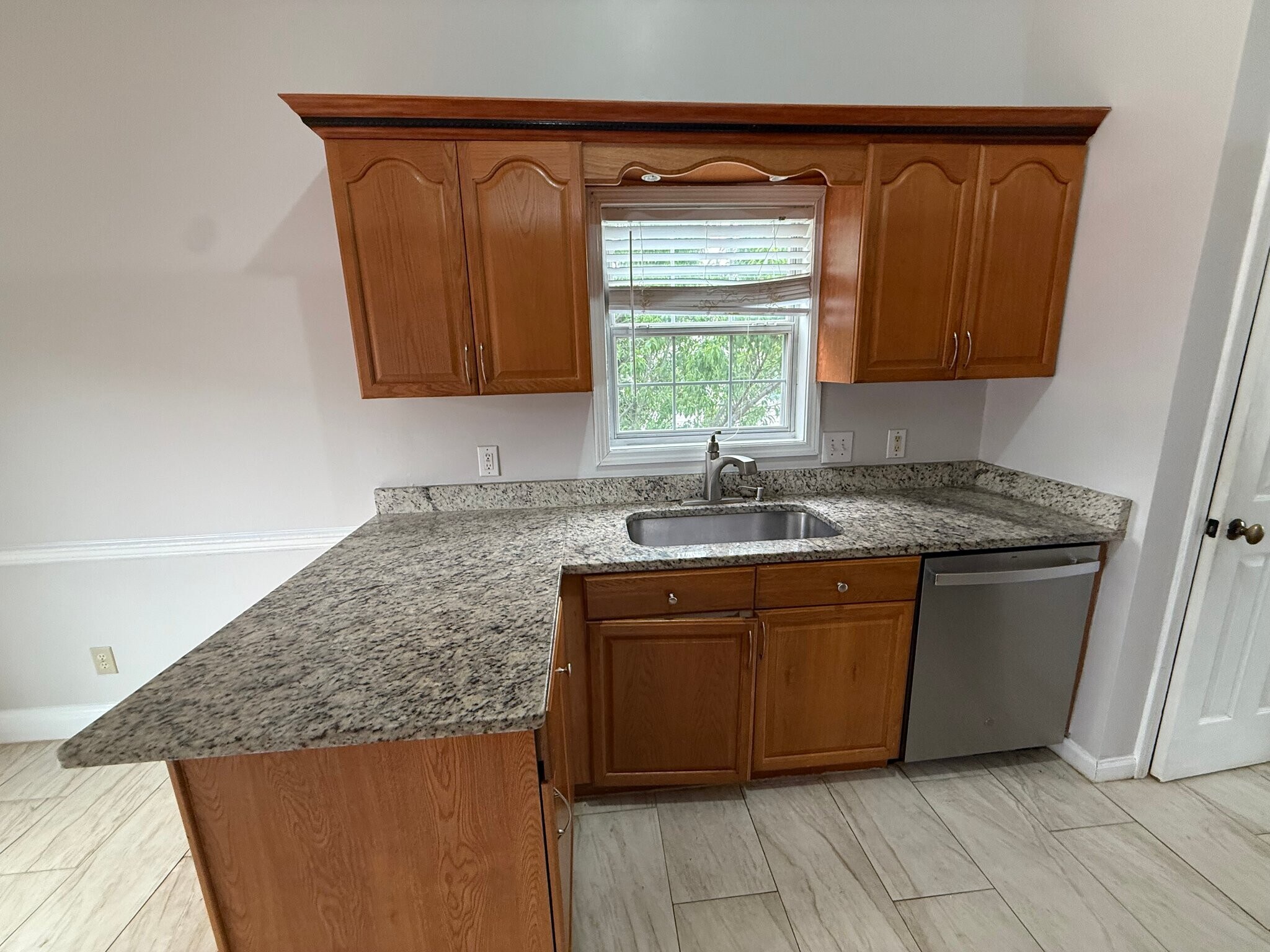 Building Photo - 5600 Sugar Crossing Dr